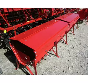 Бак (ящик) зернотуковий СЗ 3,6 збільшений з універсальним висівним апаратом Бак (ящик) зернотуковий СЗ 3,6 збільшений з універсальним висівним апаратом